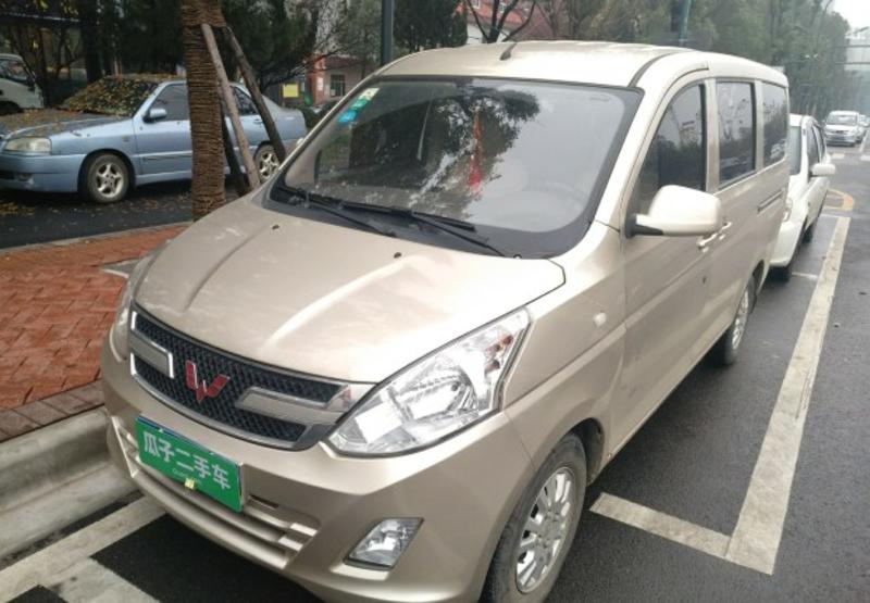 五菱荣光 2016款 1.5l 手动 7座 标准型 (国Ⅳ)