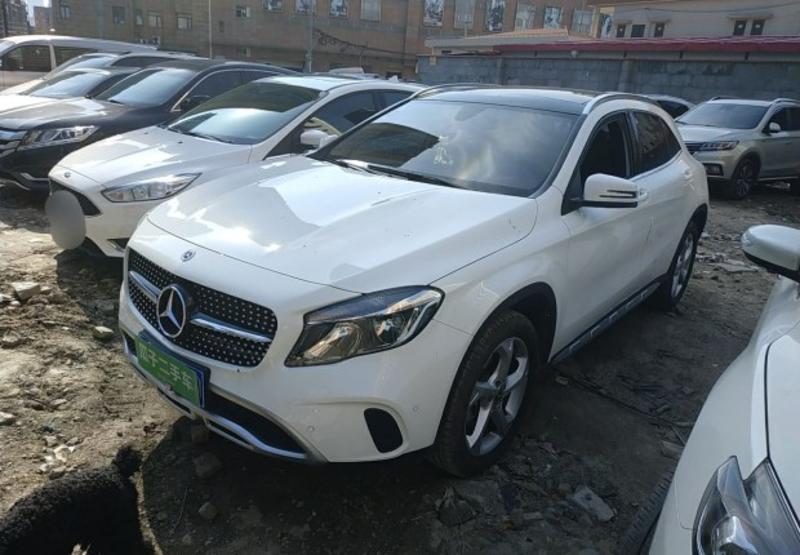 奔驰gla gla200 2018款 1.6t 自动 动感型(国)