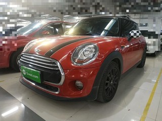 车 两厢 汽车 320_240