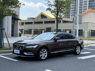 沃尔沃S90 T4 2.0T 自动 智逸版 