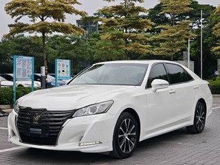丰田皇冠 2.0T 
