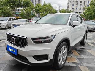 沃尔沃XC40 T4 2.0T 自动 破晓冰雪白 