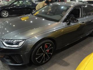 奥迪A4L 40TFSI 