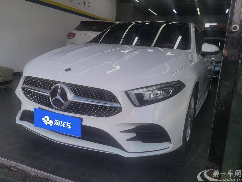 奔驰A级 A200L 2020款 1.3T 自动 改款运动轿车时尚型 (国Ⅵ) 