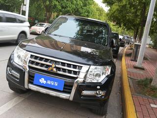 帕杰罗 3.8L 旗舰天窗版 