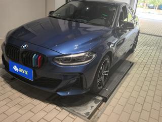 宝马1系 125i 2.0T 自动 M运动曜夜版 