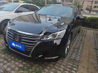 丰田皇冠 2.0T 