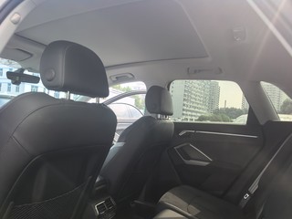 奥迪Q3 35TFSI 1.4T 自动 时尚动感型 