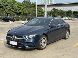奔驰A级 1.3T 