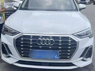 奥迪Q3 1.4T 进取动感型 