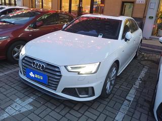奥迪A4L 40TFSI 2.0T 自动 时尚型 
