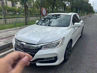 雅阁 2.4L 豪华版 