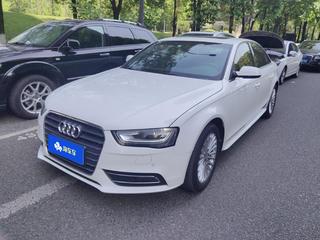 奥迪A4L 35TFSI 2.0T 自动 舒适型 
