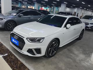 奥迪A4L 40TFSI 