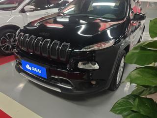 吉普自由光 2.0L 