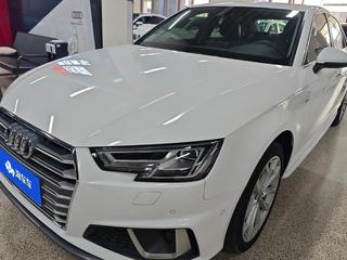奥迪A4L 40TFSI 