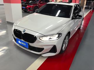宝马1系 1.5T 