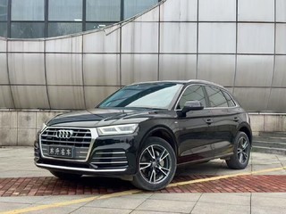 奥迪Q5L 40TFSI 2.0T 自动 改款荣享时尚型 