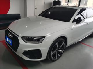 奥迪A4L 40TFSI 
