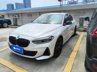 宝马1系 125i 2.0T 自动 改款M运动曜夜版 