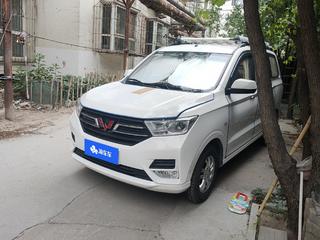 宏光 S 1.5L 7座 基本型 