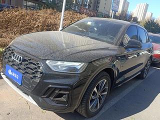 奥迪Q5L 40T 2.0T 自动 豪华动感型 