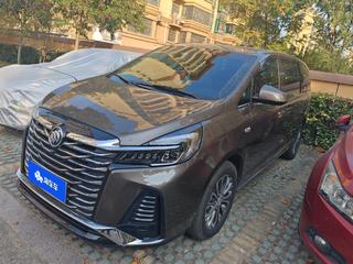 别克GL8 陆上公务舱 2.0T 自动 652T智享型 