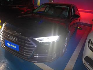 奥迪A8L 3.0T 舒适型 