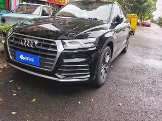 奥迪Q5L 40TFSI 2.0T 自动 荣享时尚型 