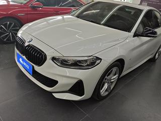 2022款 1.5T 自动 M运动曜夜版 