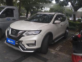 奇骏 2.5L 5座 豪华纪念版 