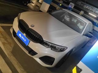 3系 330i 2.0T 自动 M运动曜夜套装 