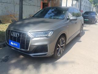 奥迪Q7 55TFSI 3.0T quattro-S-line运动型 