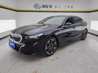 2024款 2.0T 自动 领先型M运动套装 