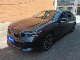 5系 530Li 2.0T 自动 领先型M运动套装 