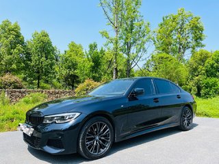 宝马3系 325li 2.0t 自动 m运动曜夜套装