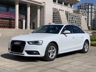 奥迪A4L 35TFSI 2.0T 自动 舒适型 