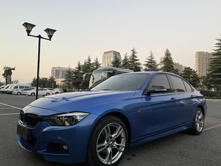 宝马3系 320i 2.0T 自动 M运动曜夜版 