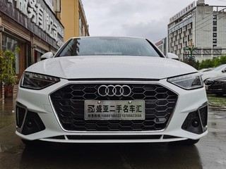 奥迪A4L 40TFSI 2.0T 自动 豪华动感型 