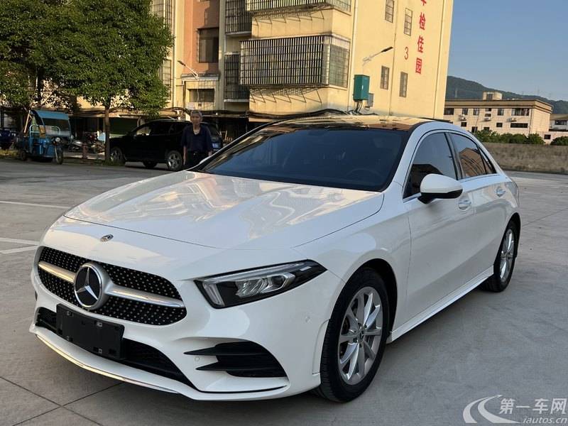 奔驰A级 A200L 2019款 1.3T 自动 运动轿车版 (国Ⅵ) 