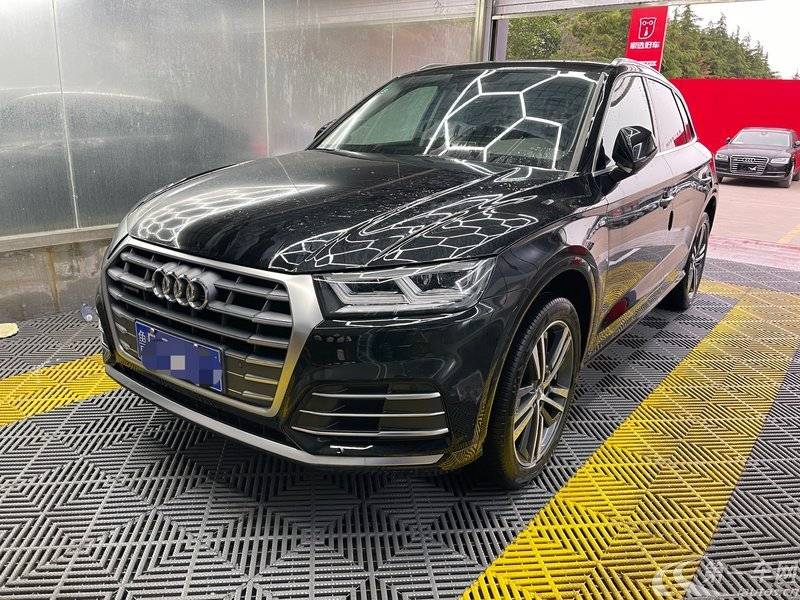 奥迪Q5L 40TFSI 2020款 2.0T 自动 荣享时尚型 (国Ⅵ) 