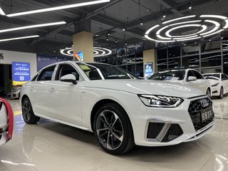 奥迪A4L 40TFSI 2.0T 自动 时尚动感型 