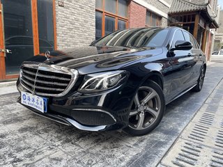 奔驰E级 E300L 2.0T 自动 运动时尚型 