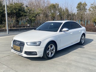 奥迪A4L 40TFSI 2.0T 自动 个性运动型 