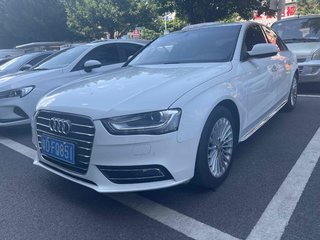 奥迪A4L 35TFSI 2.0T 自动 舒适型典藏版 