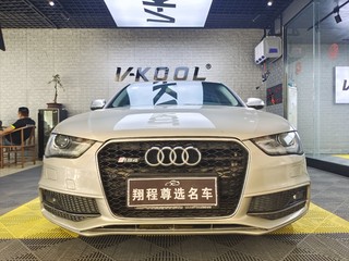 奥迪A4L 45TFSI 2.0T 自动 个性运动型典藏版 