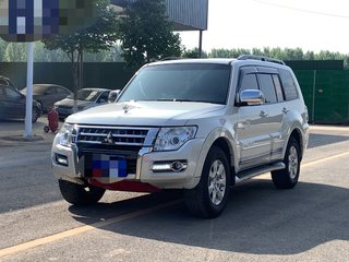 三菱帕杰罗 V97 3.8L 自动 GLS中东版平行进口 