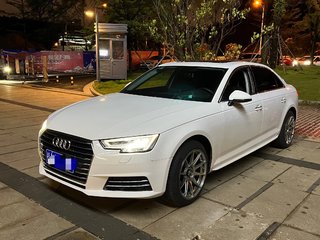 奥迪A4L 40TFSI 2.0T 自动 plus时尚型 