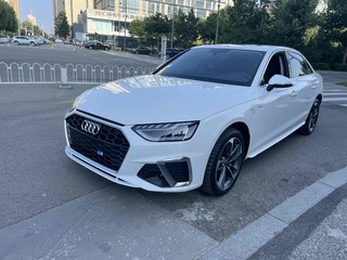 奥迪A4L 40TFSI 2.0T 自动 时尚动感型 