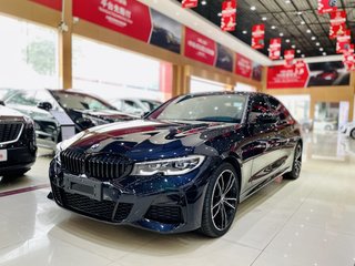 宝马3系 325Li 2.0T 自动 M运动曜夜套装 